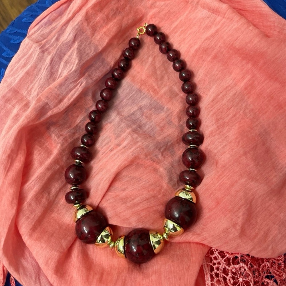 Chunky Beaded Necklace (EUC)